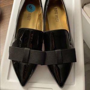 Nine West black bow flats